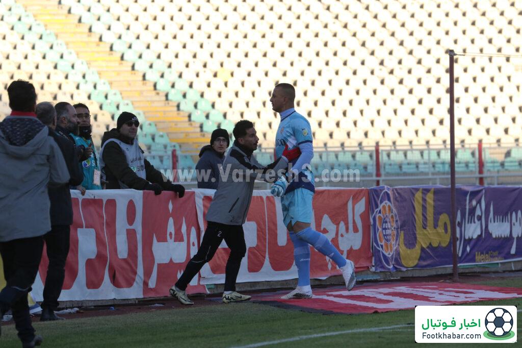 حامد لک باید از خودش دفاع کند!