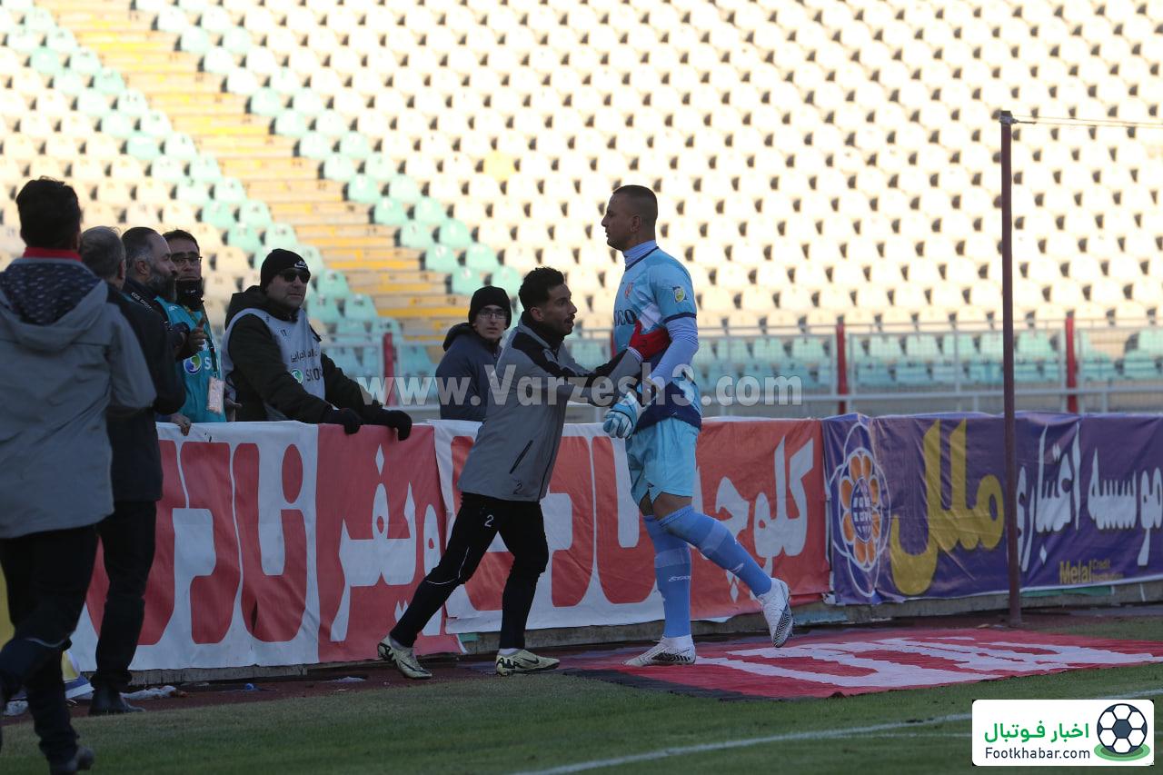 حامد لک باید از خودش دفاع کند!