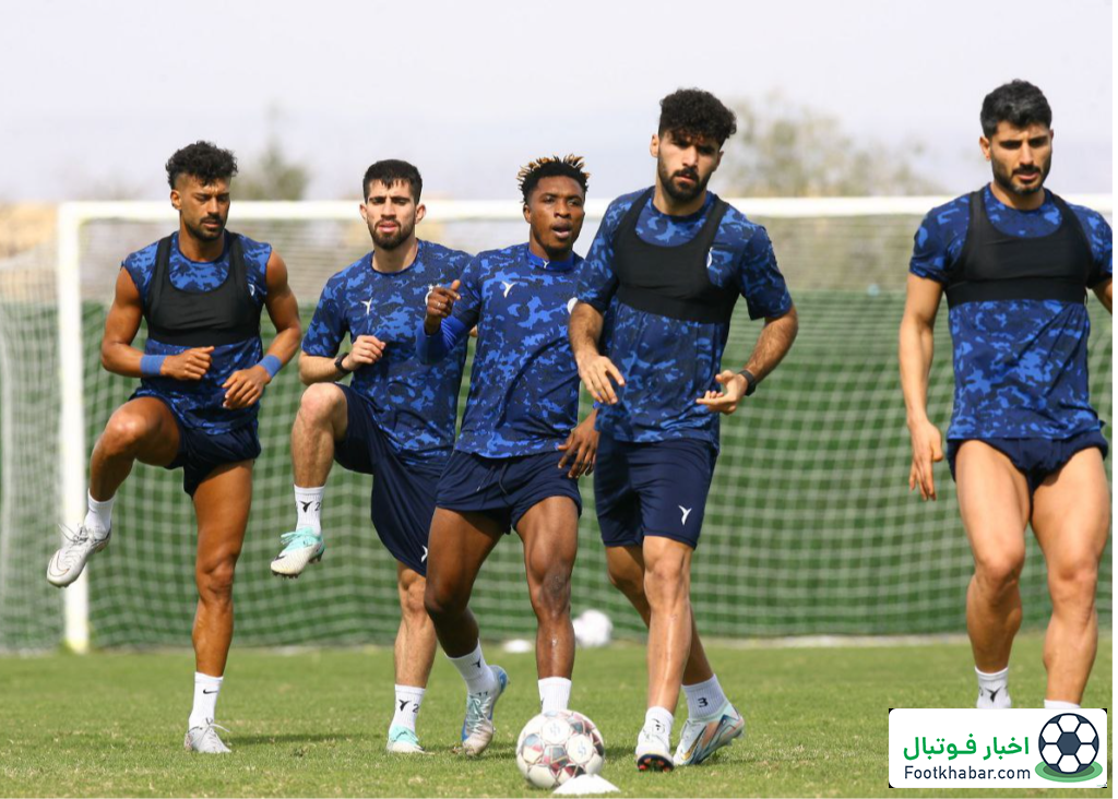 اولین تمرین ناجی خط حمله استقلال با لباس آبی