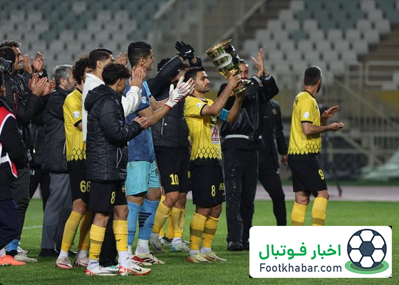 دور افتخار و جشن قهرمانی سپاهان!