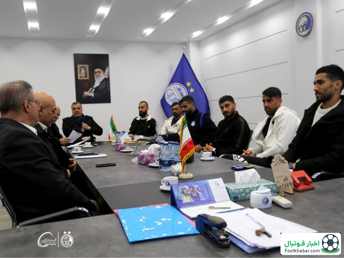 مدیرعامل استقلال بزرگان تیم را به خط کرد