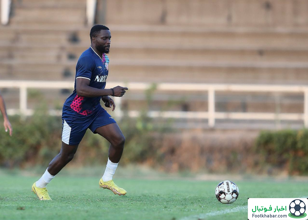 مهاجم کامرونی قصد ترک ایران را ندارد!