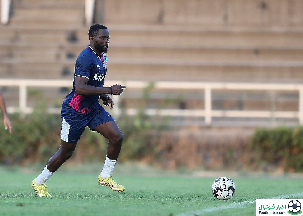 مهاجم کامرونی قصد ترک ایران را ندارد!