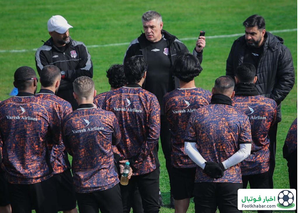 استقبال از مربی صربستانی با کتک!(عکس)