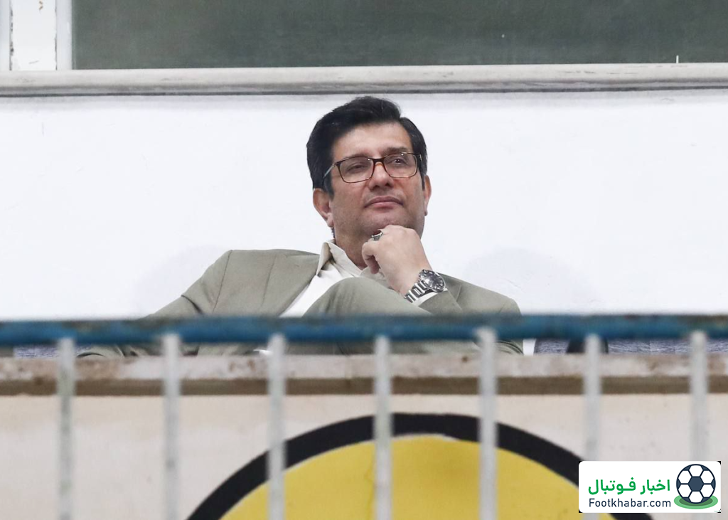 تاجرنیا: از سمیعی خواستیم فعلاً در کنار ما باشد