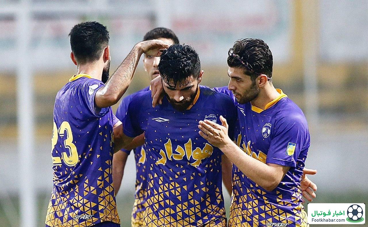 واکنش کنایهآمیز هواداران پرسپولیس در فولاد آرهنا