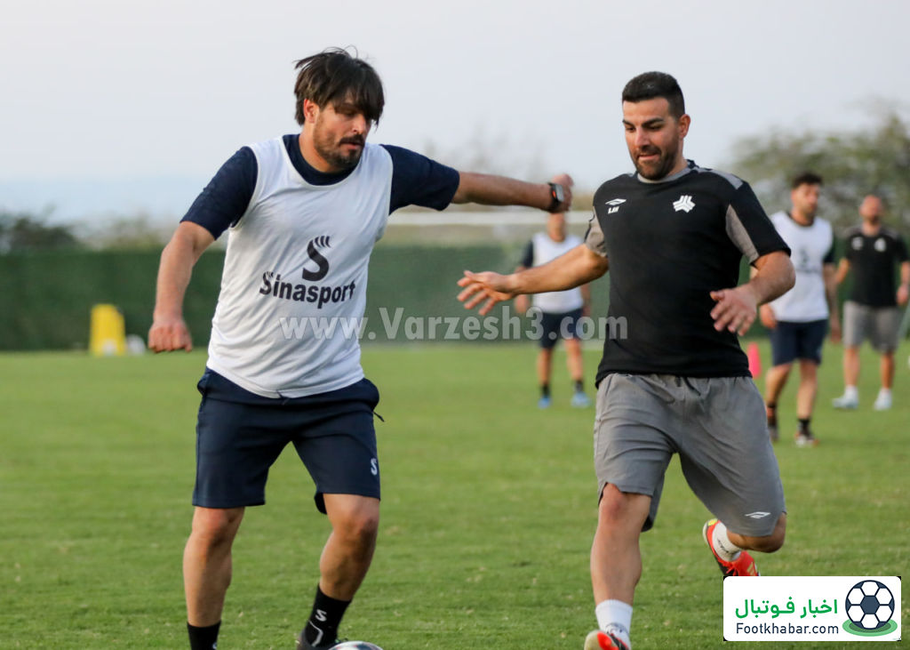 شاد و مفرح: مربیان در جزیره فوتبالیست شدند!