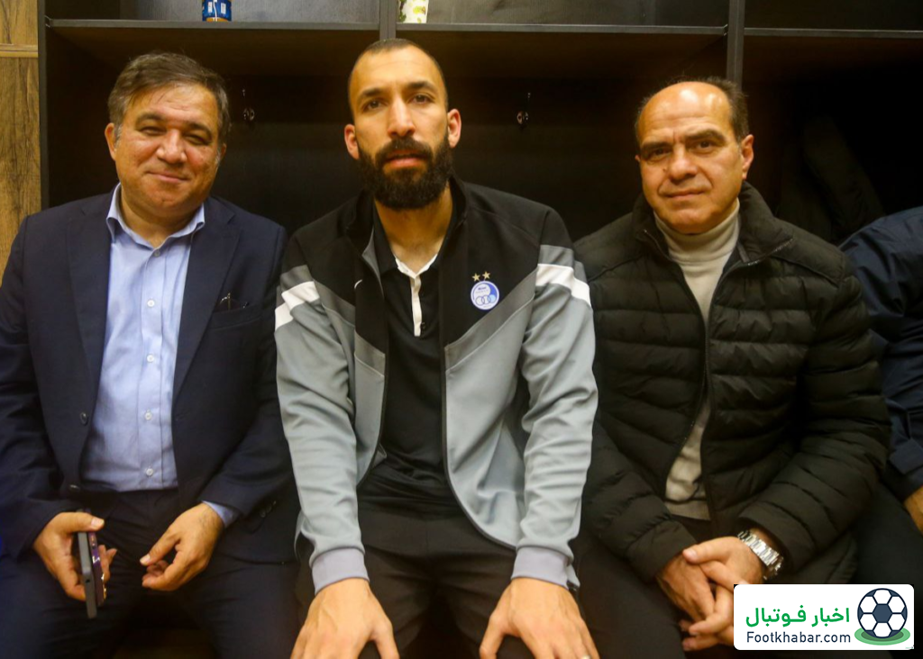 نماینده هلدینگ مهمان رختکن استقلال (عکس)