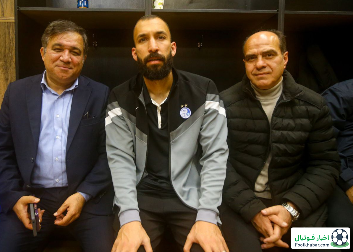 نماینده هلدینگ مهمان رختکن استقلال (عکس)