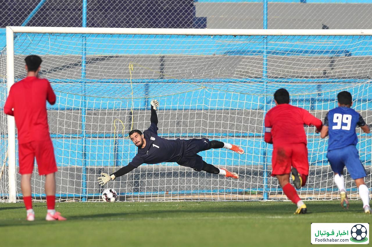 مدافع سابق استقلال، فرزندش را رها نمیکند (عکس)