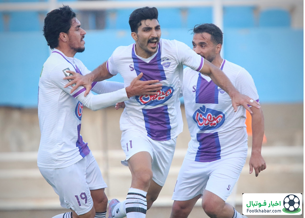 لیگ یک: برد جذاب و ۱۰ نفره شاگردان بیاتلو