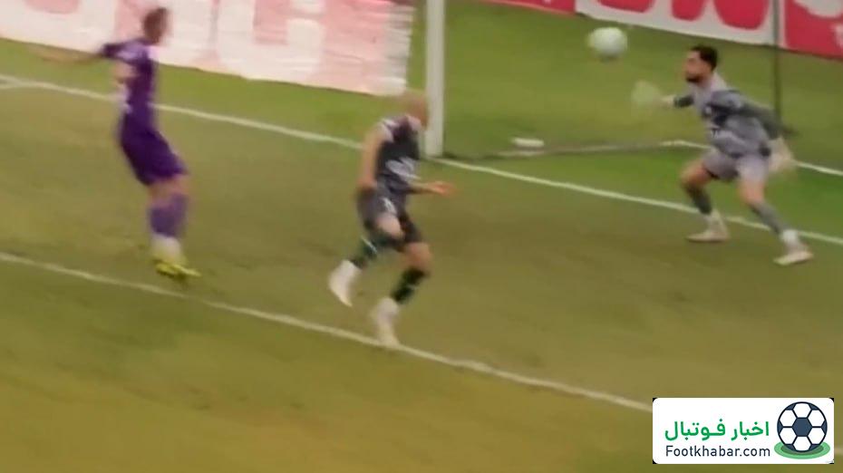 گلر ذوب مانع عجیب ترین گل‌به‌خودی سال!