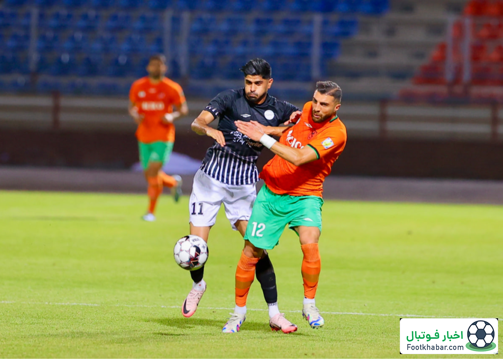 تیموری با انگیزه خاص مقابل تراکتور