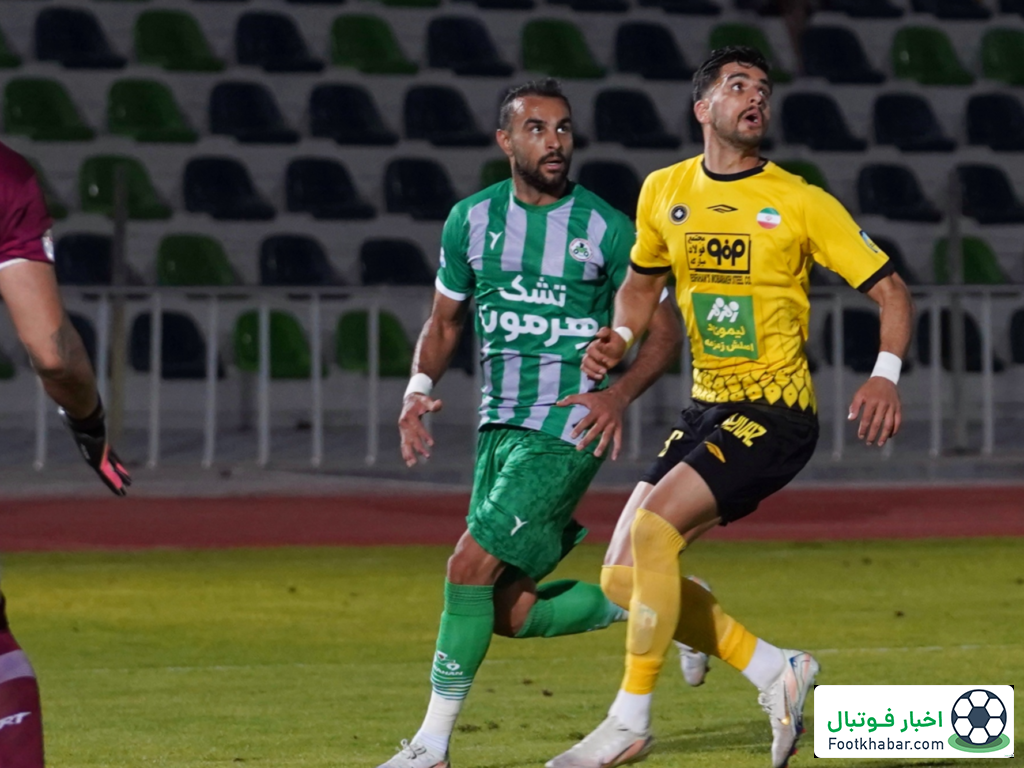 مدافع ذوب‌آهن نقشه مهار پرسپولیس را تمرین کرد