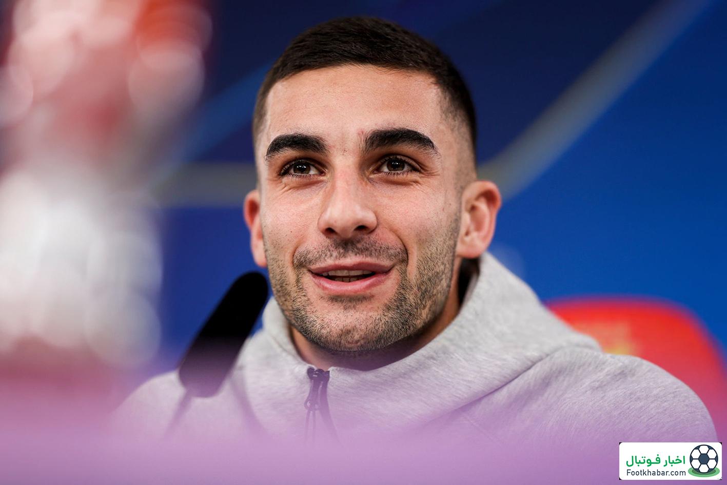 این یک مسابقه بزرگ بین دو باشگاه تاریخ‌ساز است