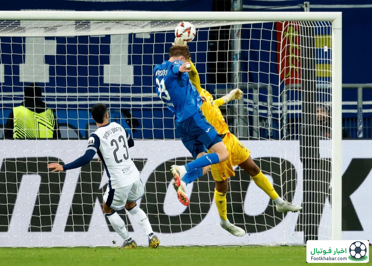 داور بازی تاتنهام یادش رفت VAR وجود دارد!