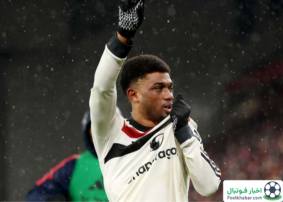 مزد تعصب: آماد پنج سال دیگر در اولدترافورد