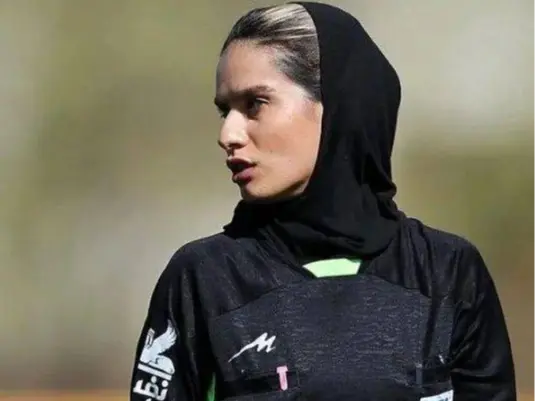 کمک داور زن در اتاق وی ای آر استقلال – شمس