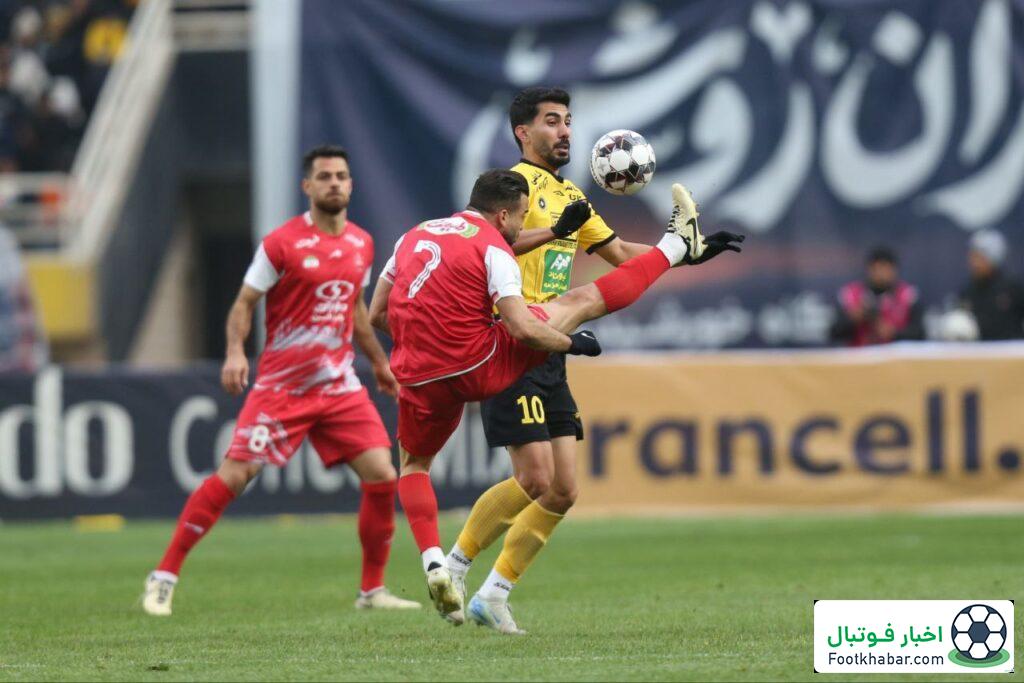 تصویر دوربین وی ای آر از کارت قرمز سپاهان