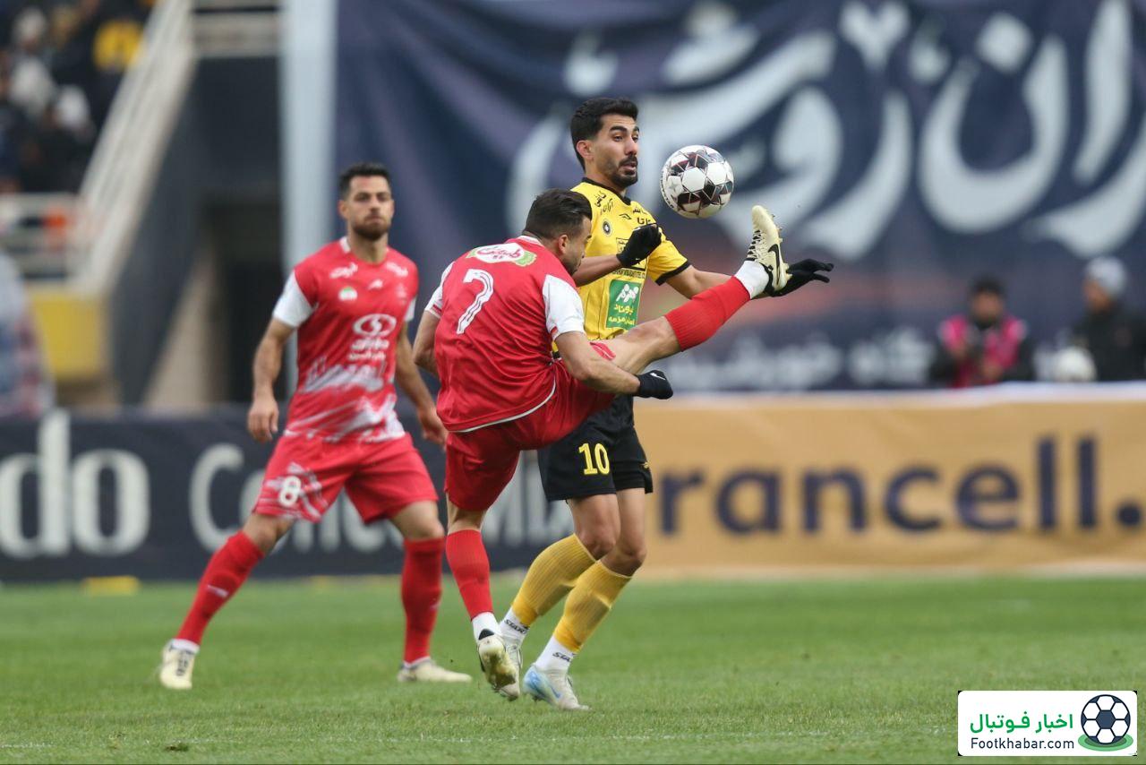 تصویر دوربین وی ای آر از کارت قرمز سپاهان