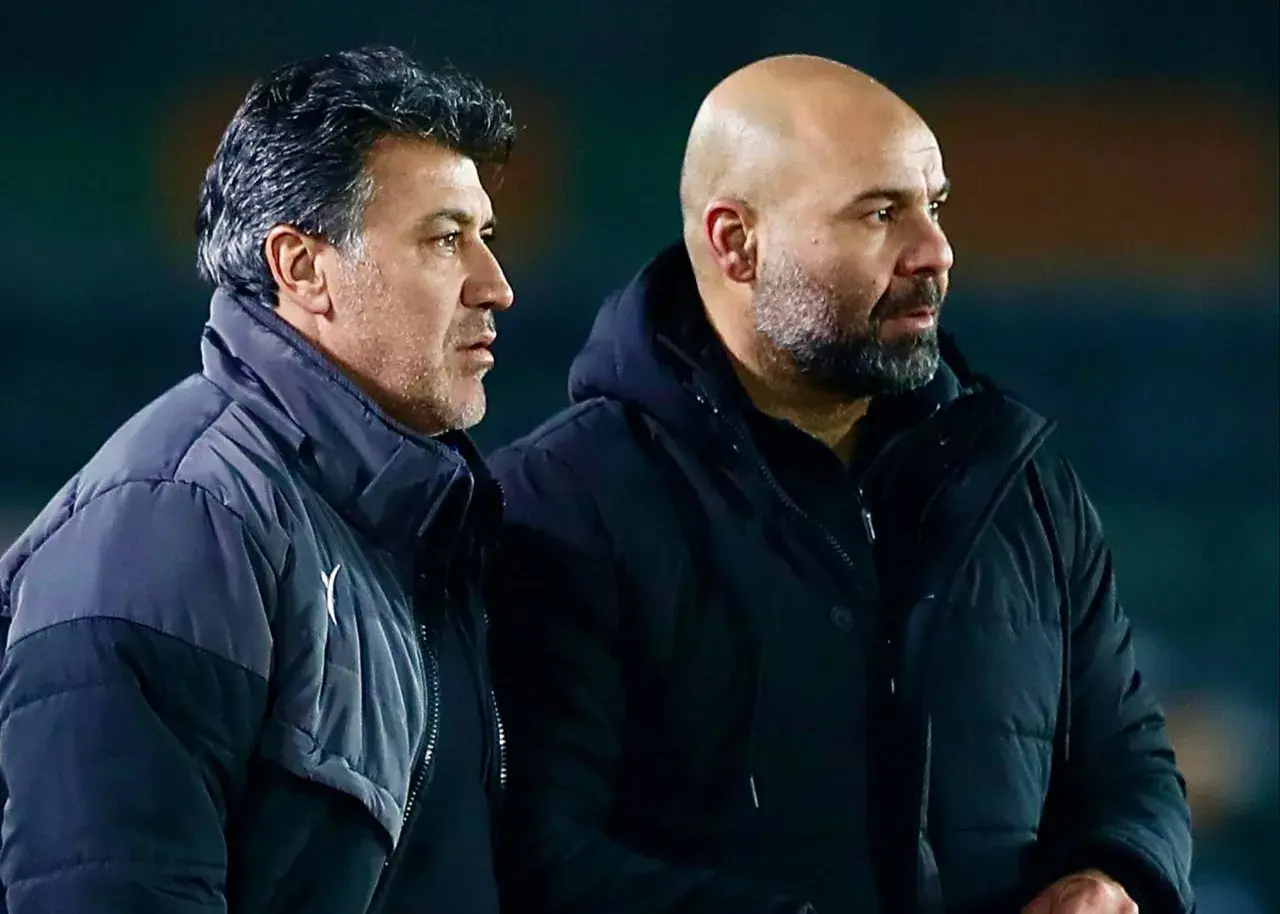 لبخوانی از حرفهای سهراب و نوازی (عکس)