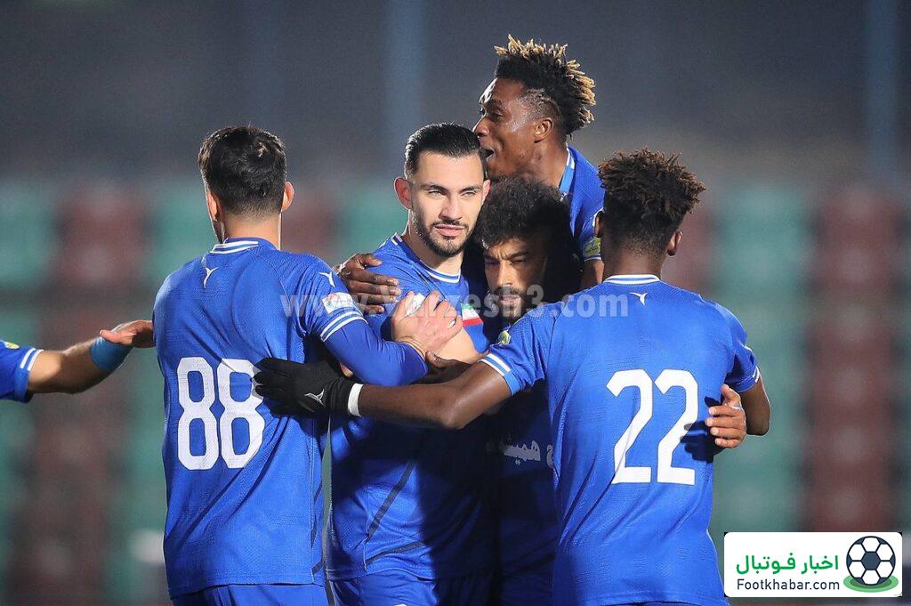 استقبال چهل هزار نفری از بازی حساس استقلال