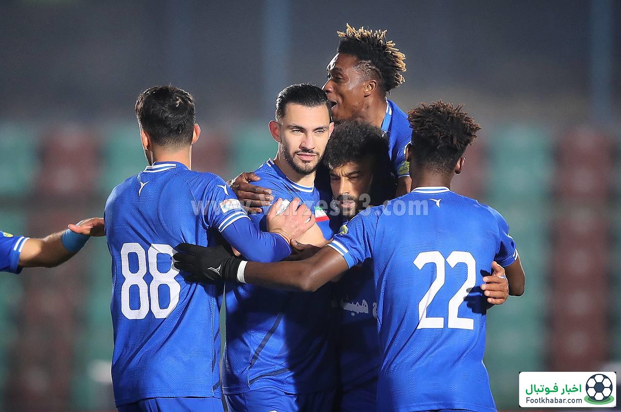 استقبال چهل هزار نفری از بازی حساس استقلال