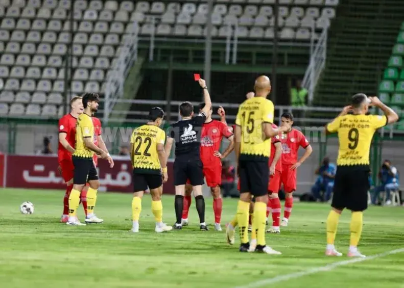 گزارش زنده: تراکتور 0 – سپاهان 0