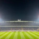 پروژکتورهای جدید ورزشگاه آزادی نور ندارد!