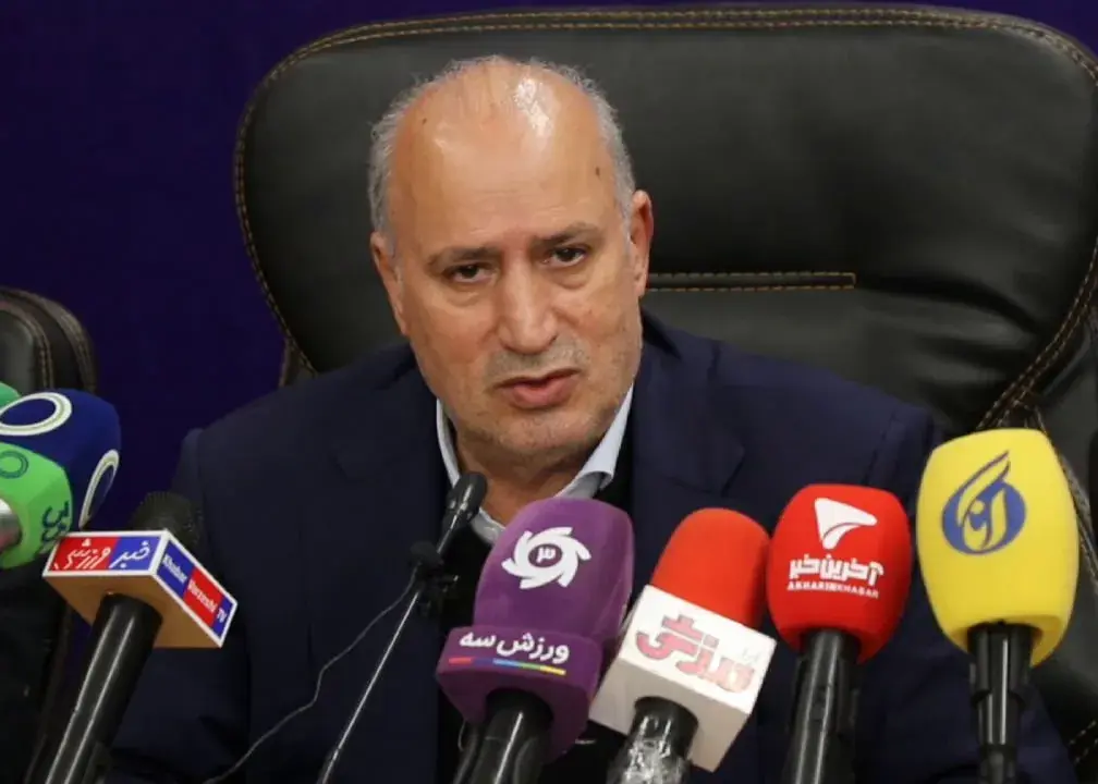 واکنش تاج به شایعات عجیب در مورد قلعه‌نویی