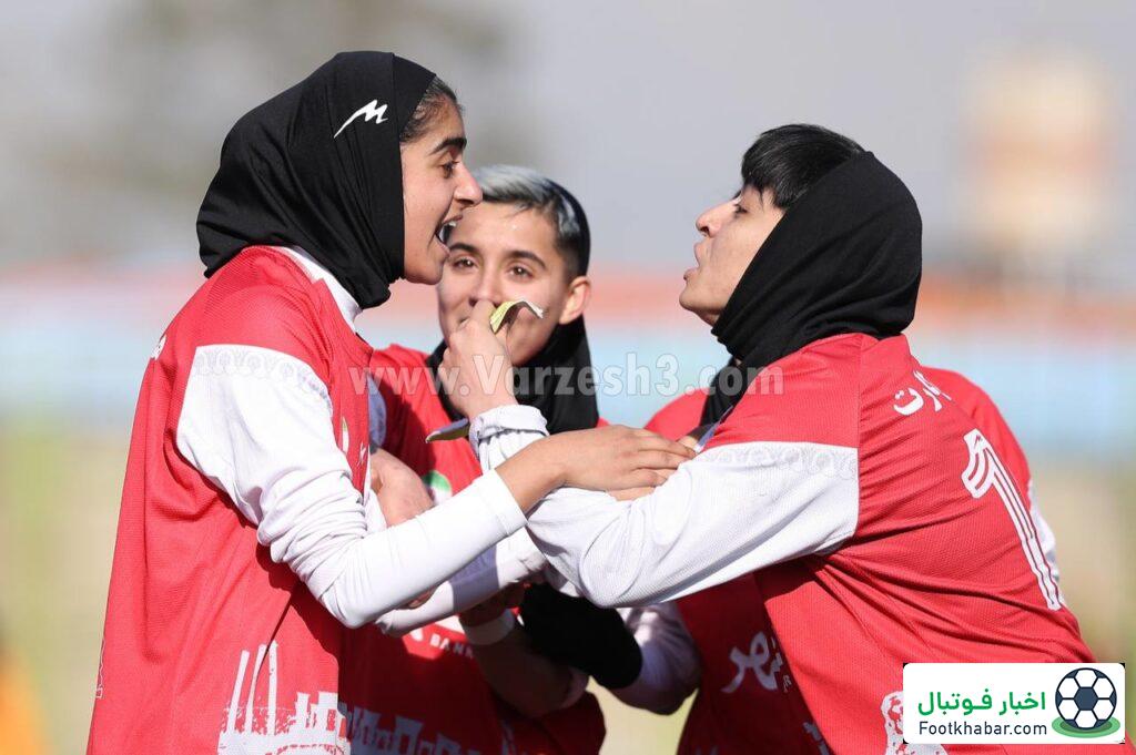 بازوبند کاپیتانی پرسپولیس اهدا شد! (عکس)