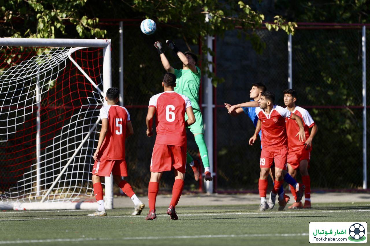 پرسپولیس در چهار رده پایه بالاتر از استقلال