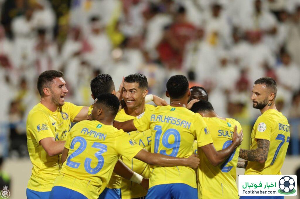 مدافع النصر و لذت تماشای برف تهران! (عکس)