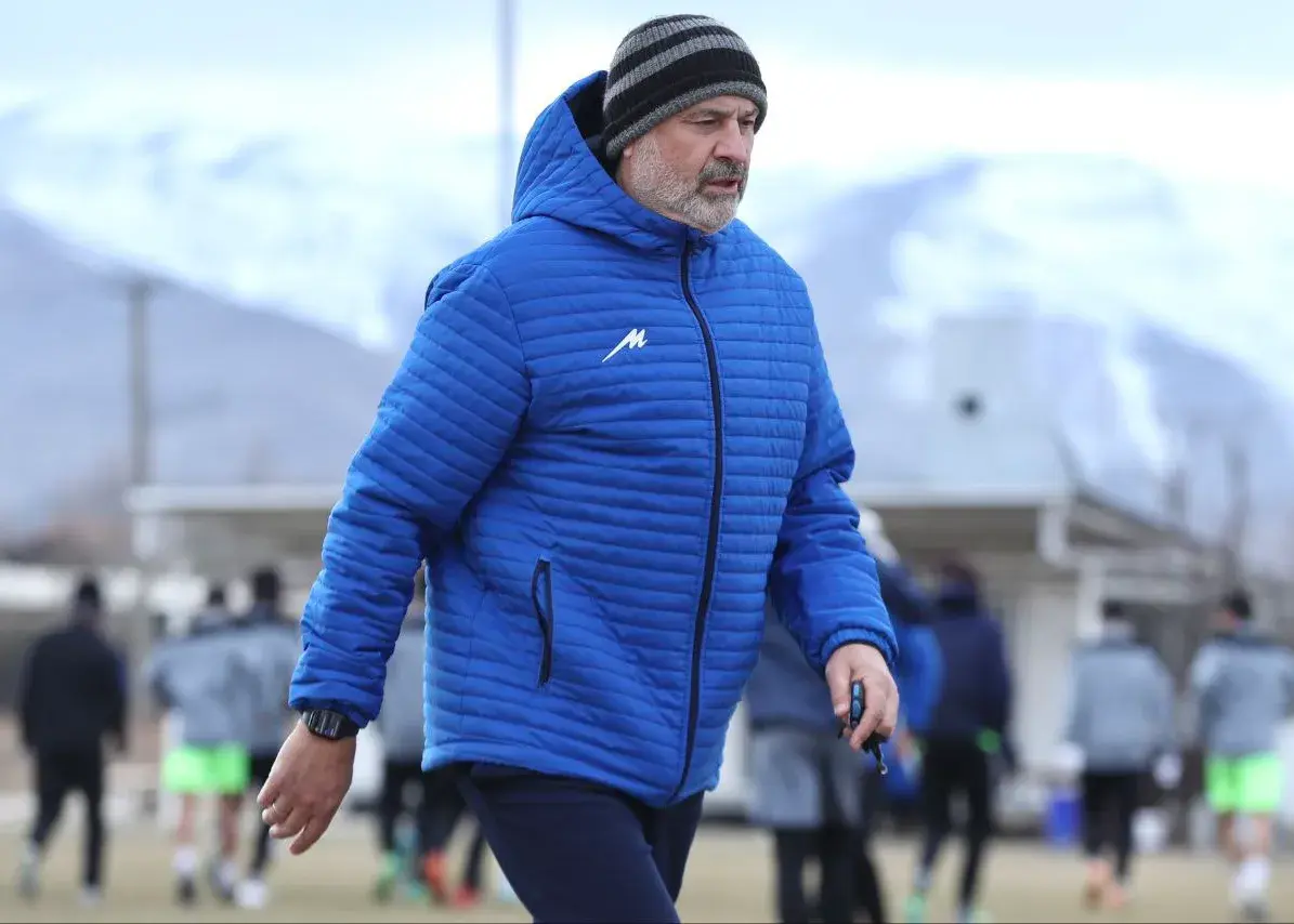 بوژوویچ: خودم زمین چمن را آبیاری میکردم!