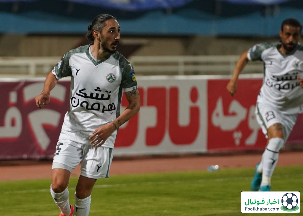 دردسر محمد ربیعی برای صحبت با شاگردش!