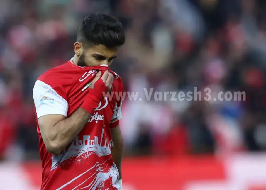 فرجی و بازگشت دوباره به سمت راست پرسپولیس