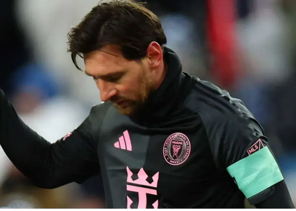 داور دنبال مسی‌ می‌دوید: پیراهنت را بده لئو!‏