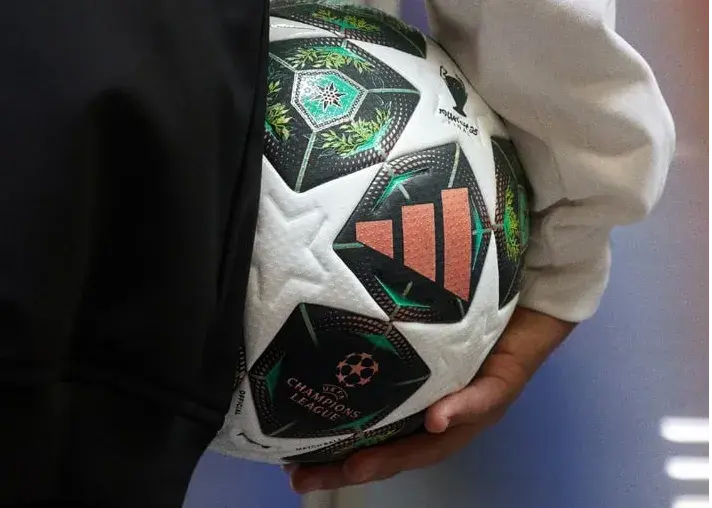 رسمی: رونمایی از توپ مرحله حذفی لیگ قهرمانان