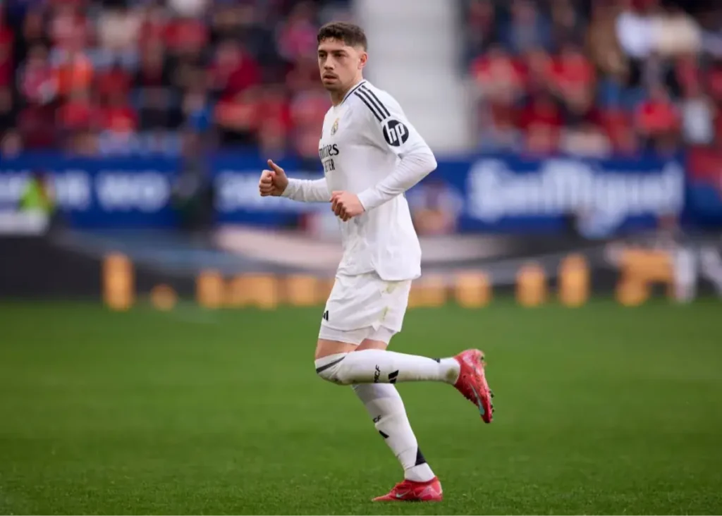 فده مقابل سیتی بازی می‌کند، با درد شدید همسترینگ!