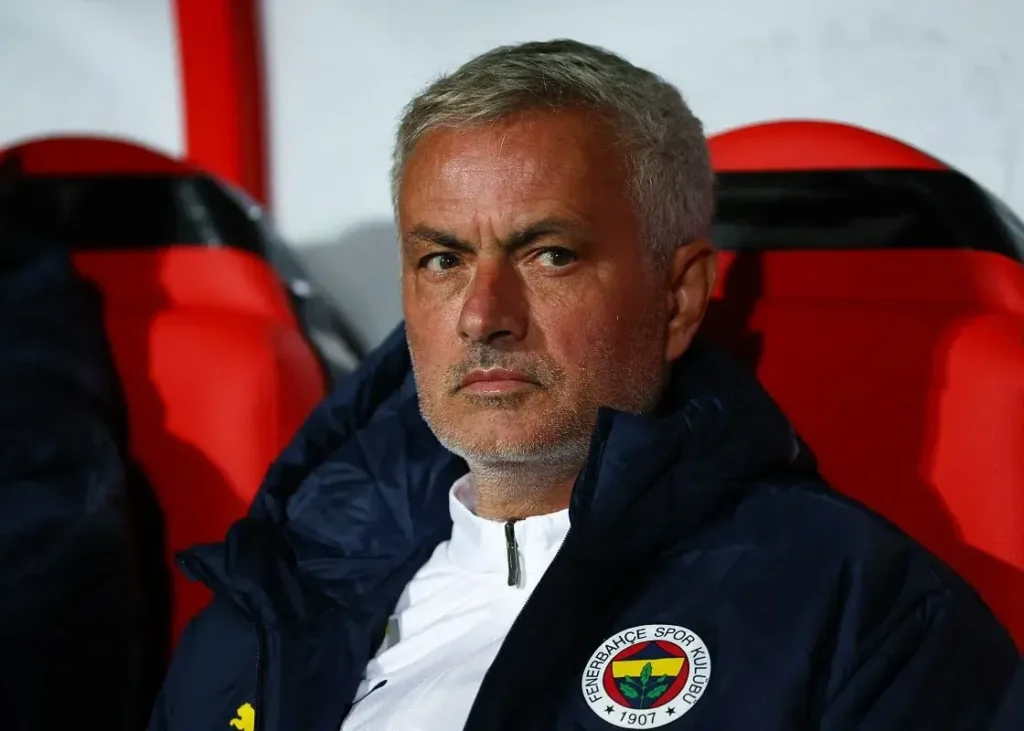 جنجالی‌ترین لحظات دوران حرفه‌ای مورینیو (عکس)