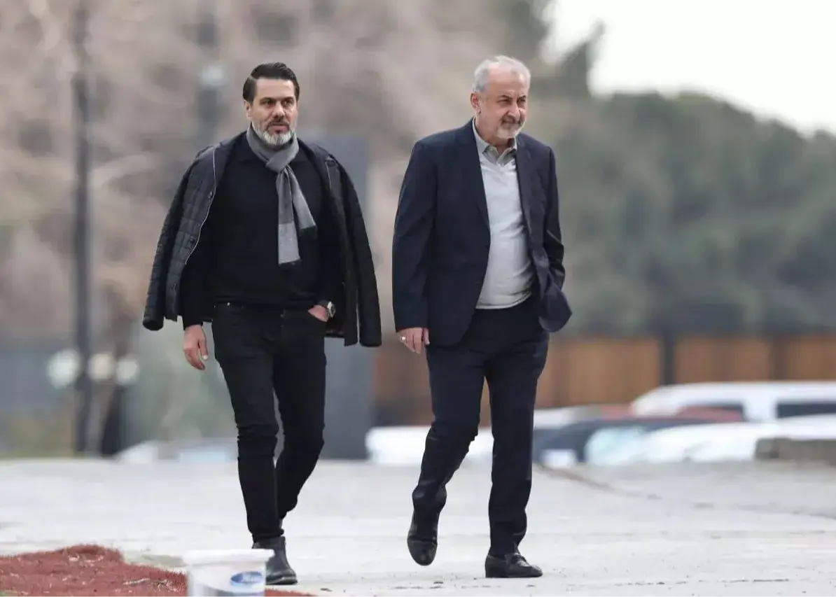 درویش مانند یک رئیس جمهور در پرسپولیس!