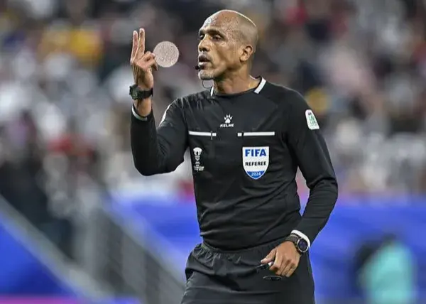 داور سرشناس عمان، استقلال – النصر را سوت می‌زند