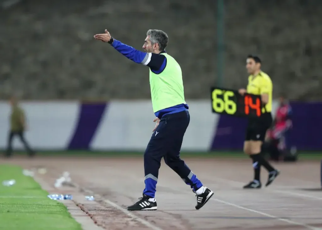 جباری فریاد زد: وقت نکشید، بازی کنید!