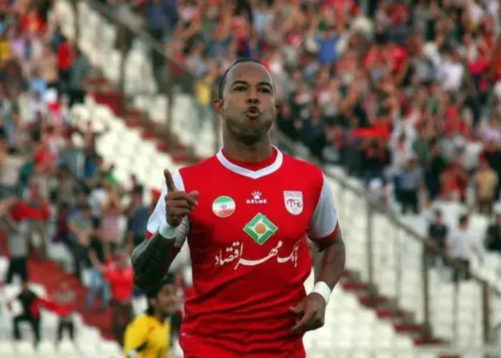 گلزن استثنایی فوتبال ایران خداحافظی کرد