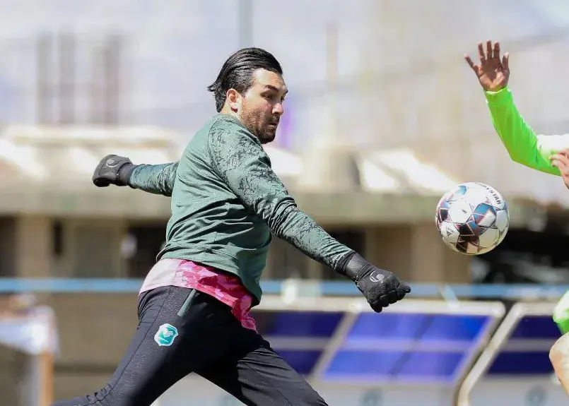 سه دروازه‌بان آماده تقدیم به حریف استقلال