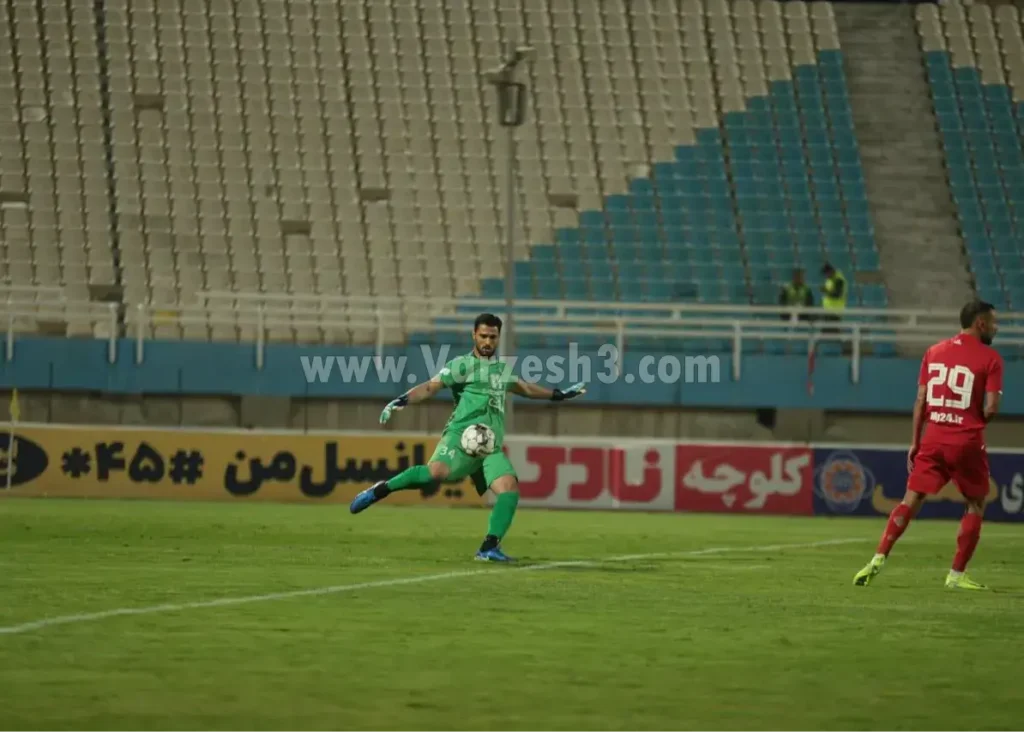 کلین‌شیت گوهری با چاشنی درگیری لفظی!