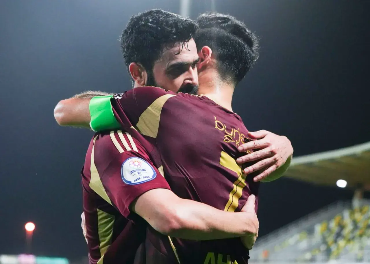 احمد نور یک تنه سه ایرانی کلباء را شکست داد