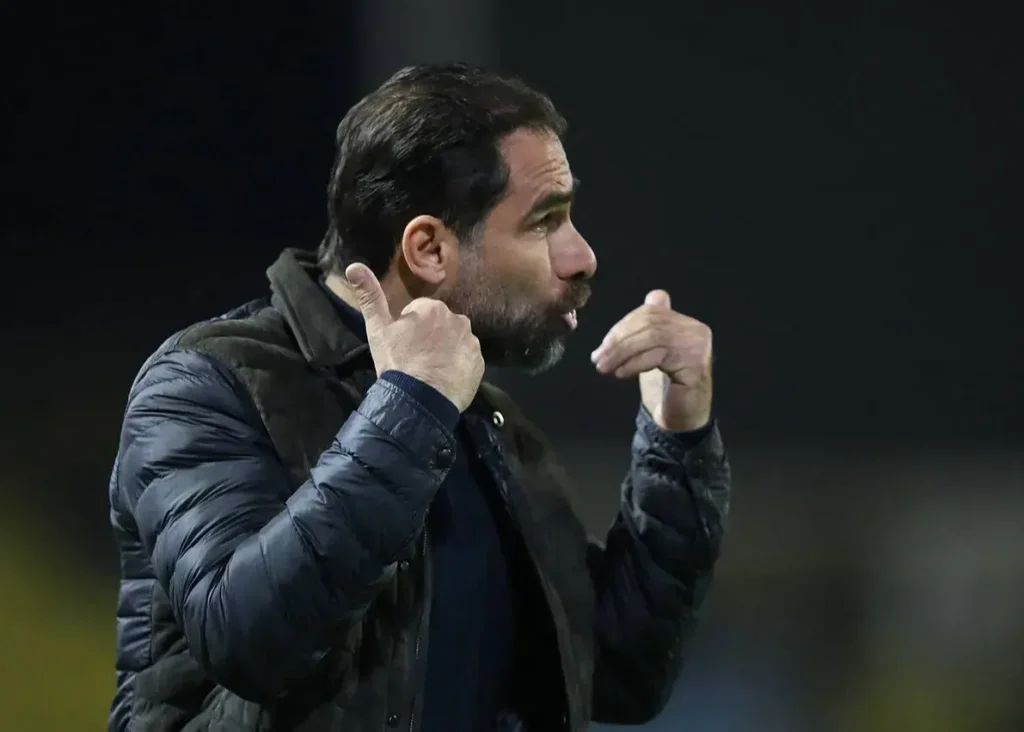 اقدام جالب سرمربی سایپا علیه وقت‌کشی بازیکن خودی!