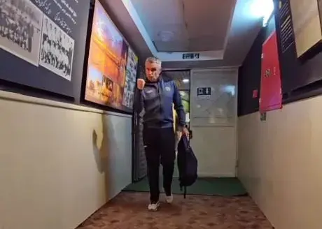 مشت‌های کارترون برای تراکتور و پرسپولیس گره شد