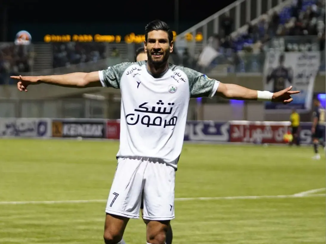 چهارصد و چهار: یک مدعی جدید برای آقای گلی!